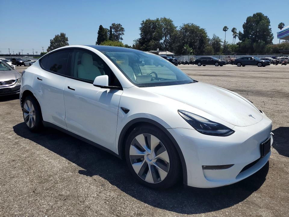 Auction sale of the 2023 Tesla Model Y, vin: 7SAYGDEEXPF630262, lot number: 62603326