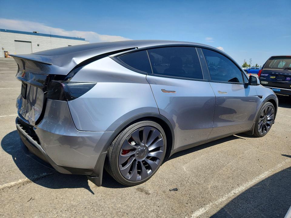 60526796 :رقم المزاد ، 7SAYGDEF9RA296461 vin ، 2024 Tesla Model Y مزاد بيع