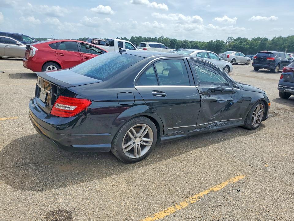 62342266 :رقم المزاد ، WDDGF4HB7DR276077 vin ، 2013 Mercedes-benz C مزاد بيع
