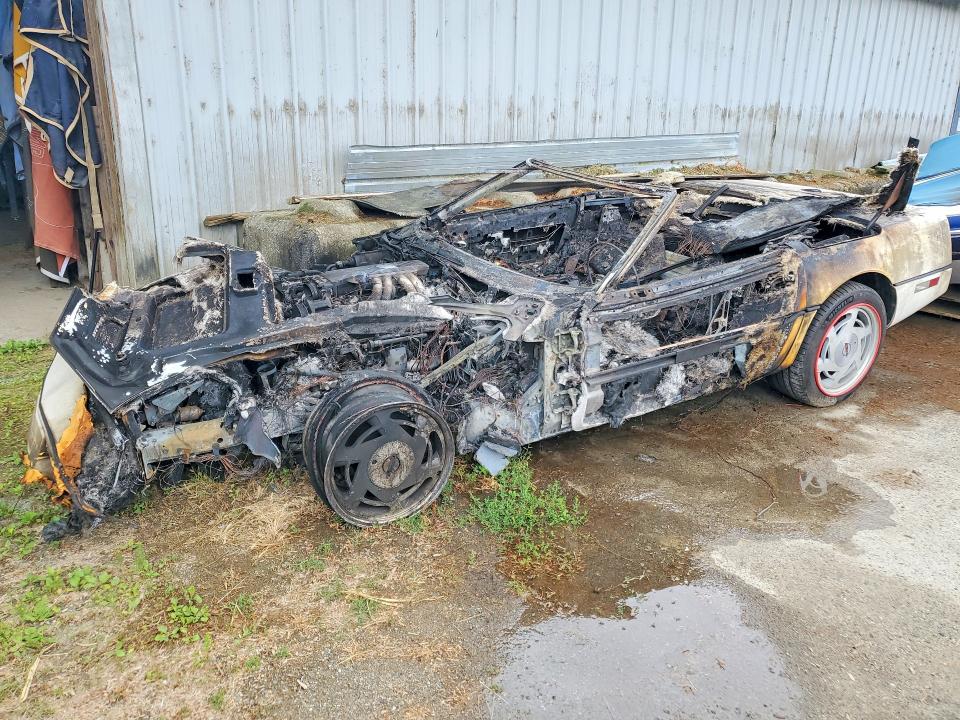 57752726 :رقم المزاد ، 1G1YY3180J5120699 vin ، 1988 Chevrolet Corvette مزاد بيع