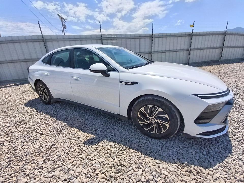 61421216 :رقم المزاد ، KMHL24JJ2TA157707 vin ، 2026 Hyundai Sonata Hybrid مزاد بيع