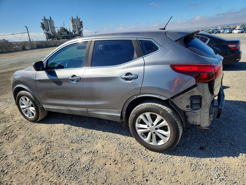 62145556 :رقم المزاد ، JN1BJ1CP0HW029742 vin ، 2017 Nissan Rogue Sport مزاد بيع