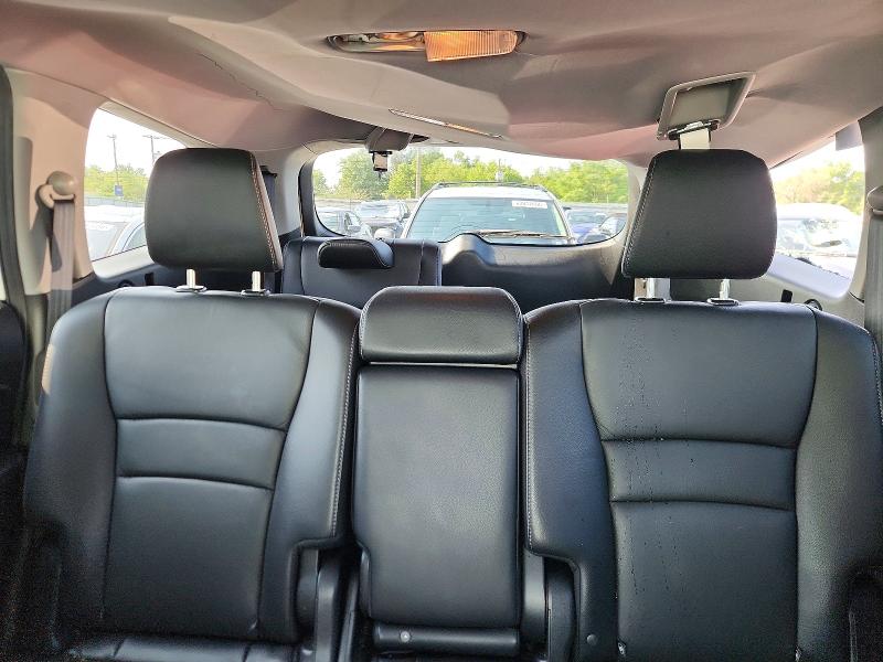 60419746 :رقم المزاد ، 5FNYF6H56JB008899 vin ، 2018 Honda Pilot مزاد بيع