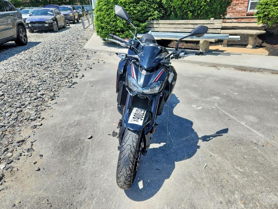 58757006 :رقم المزاد ، JKAZR2B18JA004785 vin ، 2018 Kawasaki Zr900 مزاد بيع