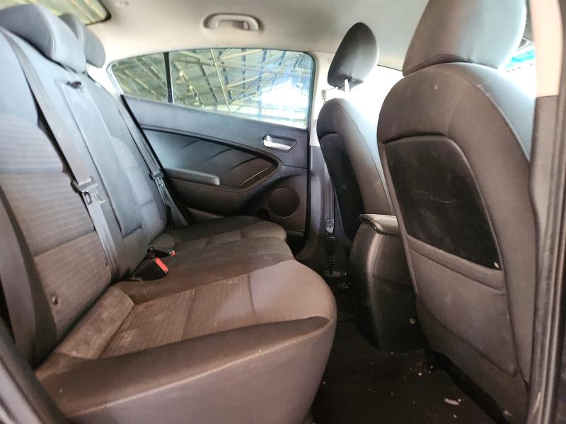 2018 Kia Forte მანქანა იყიდება აუქციონზე, vin: 3KPFL4A73JE261135, აუქციონის ნომერი: 60138936