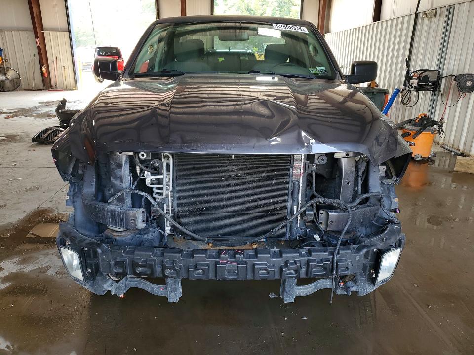 62508936 :رقم المزاد ، 1C6RR7FG0JS254363 vin ، 2018 Ram 1500 مزاد بيع