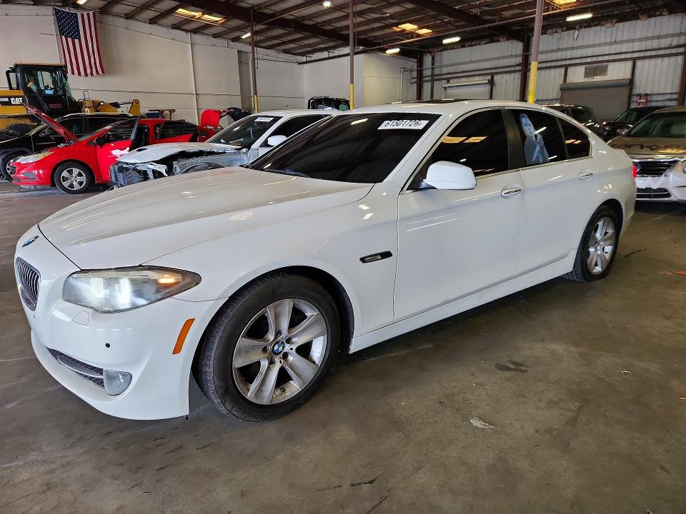 61501726 :رقم المزاد ، WBAFR1C57BC740771 vin ، 2011 Bmw 528 مزاد بيع