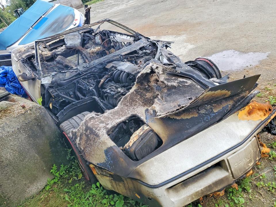 57752726 :رقم المزاد ، 1G1YY3180J5120699 vin ، 1988 Chevrolet Corvette مزاد بيع