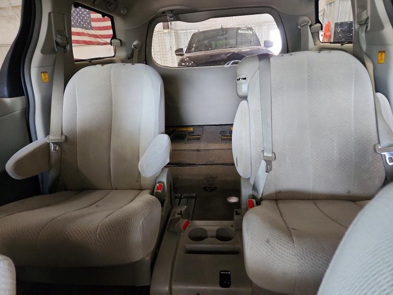 61056736 :رقم المزاد ، 5TDKK3DC2DS307231 vin ، 2013 Toyota Sienna مزاد بيع