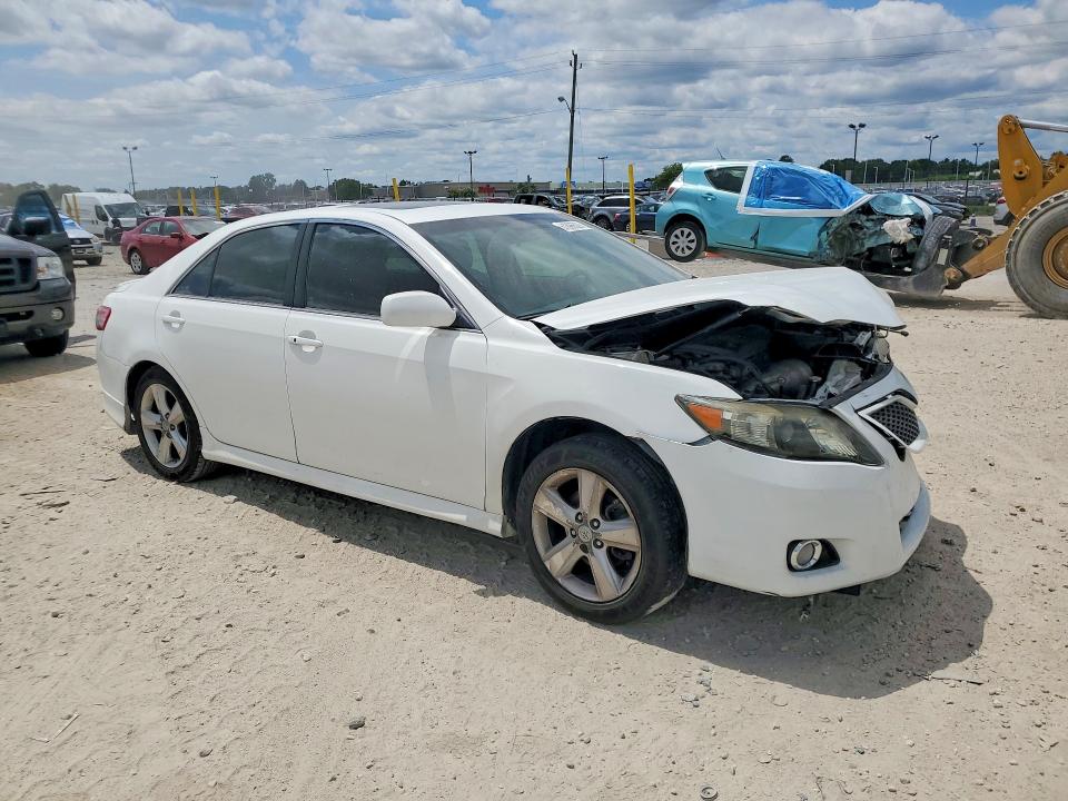 61896526 :رقم المزاد ، 4T1BF3EK5BU582462 vin ، 2011 Toyota Camry مزاد بيع