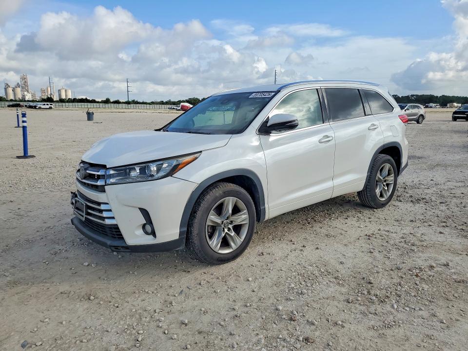 59705426 :رقم المزاد ، 5TDYZRFH8HS192030 vin ، 2017 Toyota Highlander مزاد بيع