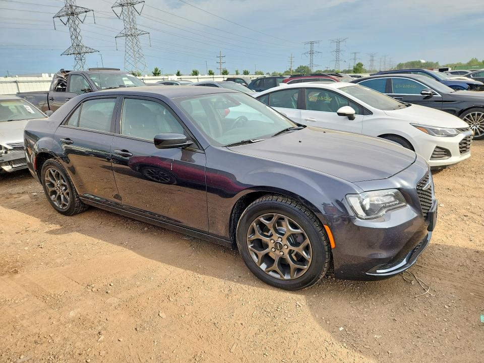 63238686 :رقم المزاد ، 2C3CCARG5JH255030 vin ، 2018 Chrysler 300 مزاد بيع