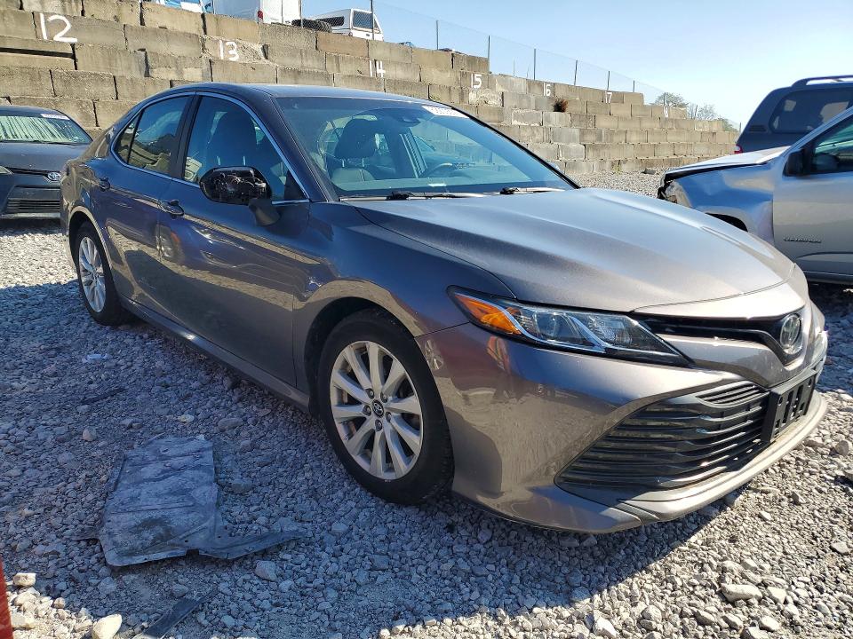 Продажа на аукционе авто 2018 Toyota Camry, vin: 4T1B11HK9JU133976, номер лота: 62209336