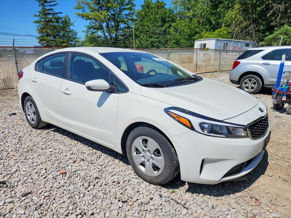 63027916 :رقم المزاد ، 3KPFK4A77HE110120 vin ، 2017 Kia Forte مزاد بيع