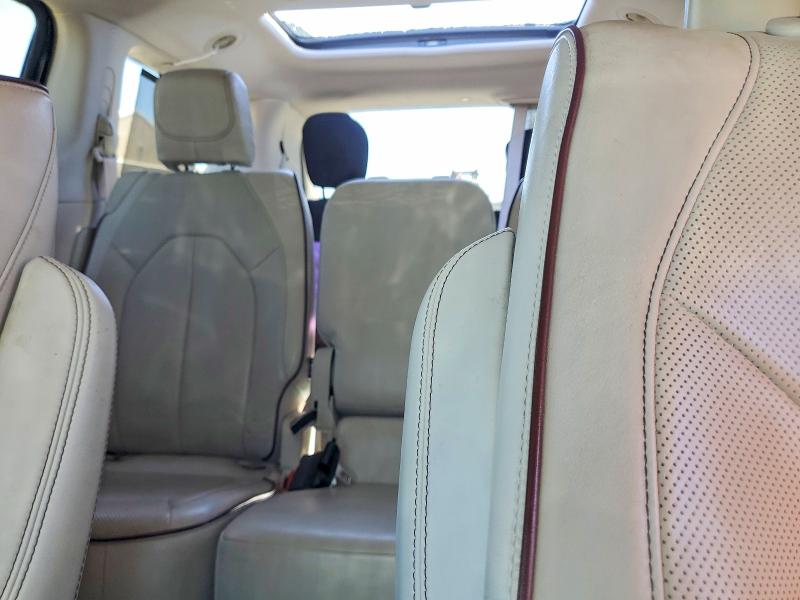 60761256 :رقم المزاد ، 2C4RC1GG0HR525746 vin ، 2017 Chrysler Pacifica مزاد بيع