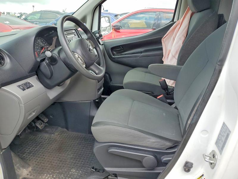 62074256 :رقم المزاد ، 3N6CM0KN6FK701781 vin ، 2015 Nissan Nv200 مزاد بيع