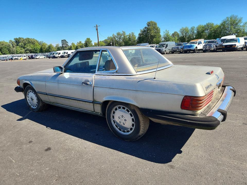 60715086 :رقم المزاد ، WDBBA48D9JA088576 vin ، 1988 Mercedes-benz 560 مزاد بيع