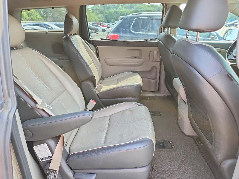 59713996 :رقم المزاد ، KNDMB5C17H6239230 vin ، 2017 Kia Sedona مزاد بيع