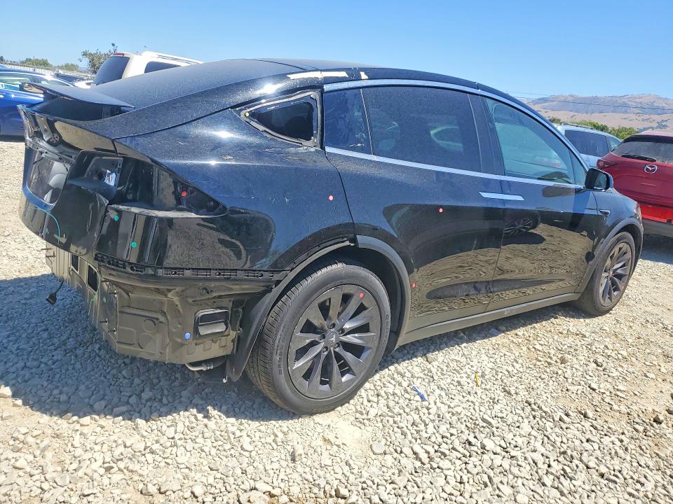 2018 Tesla Model X მანქანა იყიდება აუქციონზე, vin: 5YJXCAE29JF142761, აუქციონის ნომერი: 61925796
