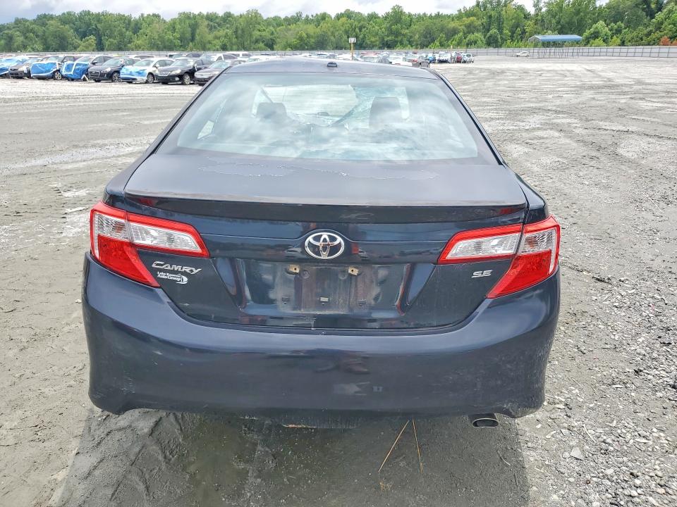 60223696 :رقم المزاد ، 4T1BF1FK2EU376992 vin ، 2014 Toyota Camry مزاد بيع