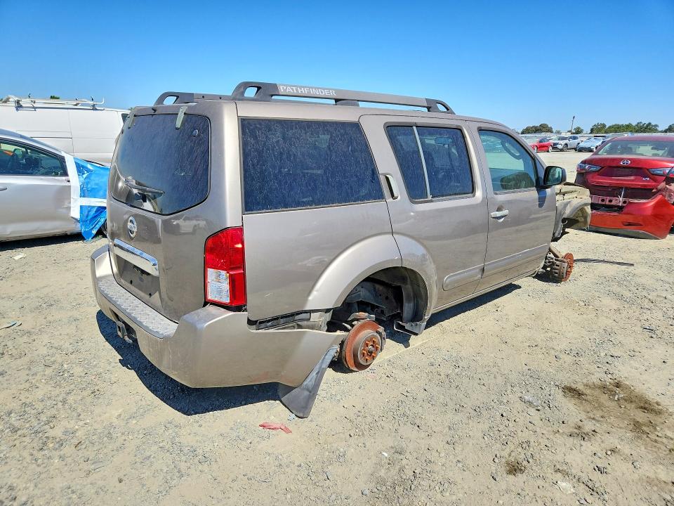 60276056 :رقم المزاد ، 5N1AR18U17C610078 vin ، 2007 Nissan Pathfinder مزاد بيع