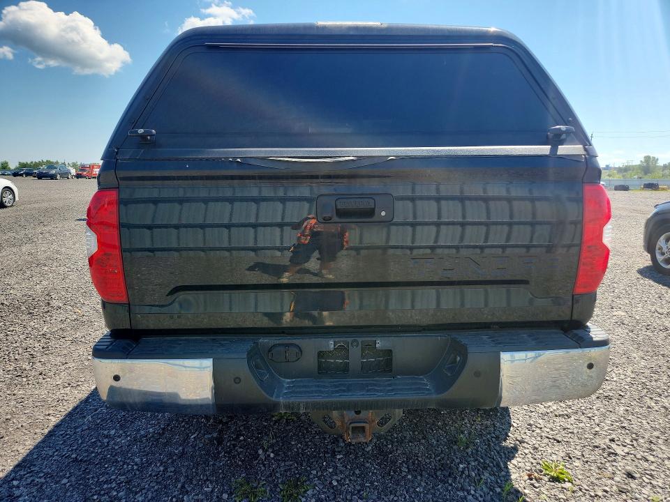63362286 :رقم المزاد ، 5TFUY5F12MX959419 vin ، 2021 Toyota Tundra مزاد بيع