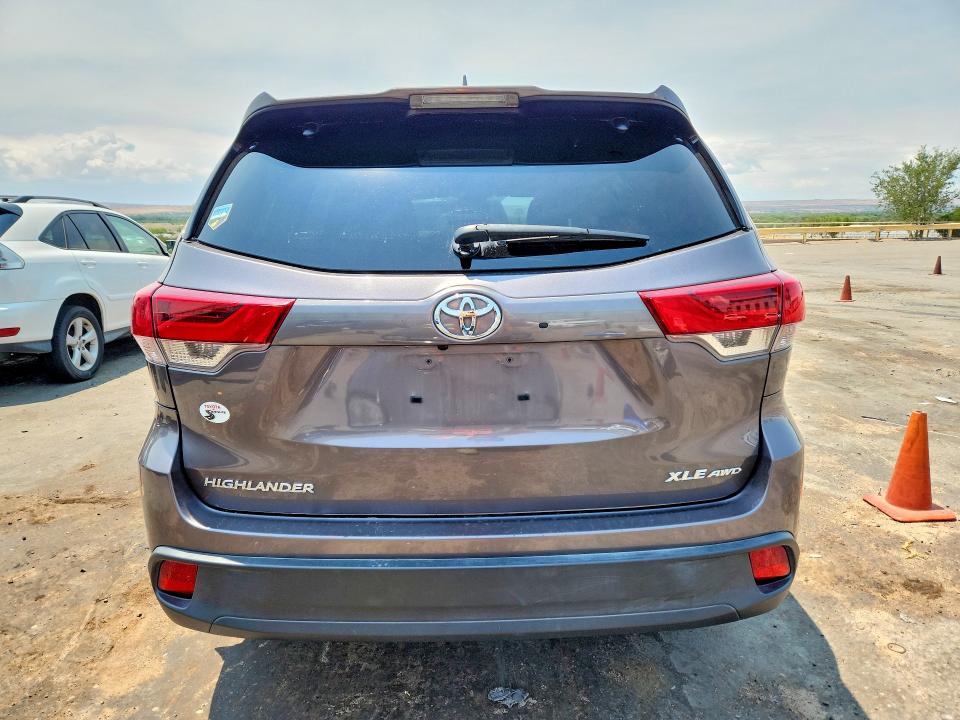 Продаж на аукціоні авто 2019 Toyota Highlander, vin: 5TDJZRFH6KS581595, номер лоту: 59838636
