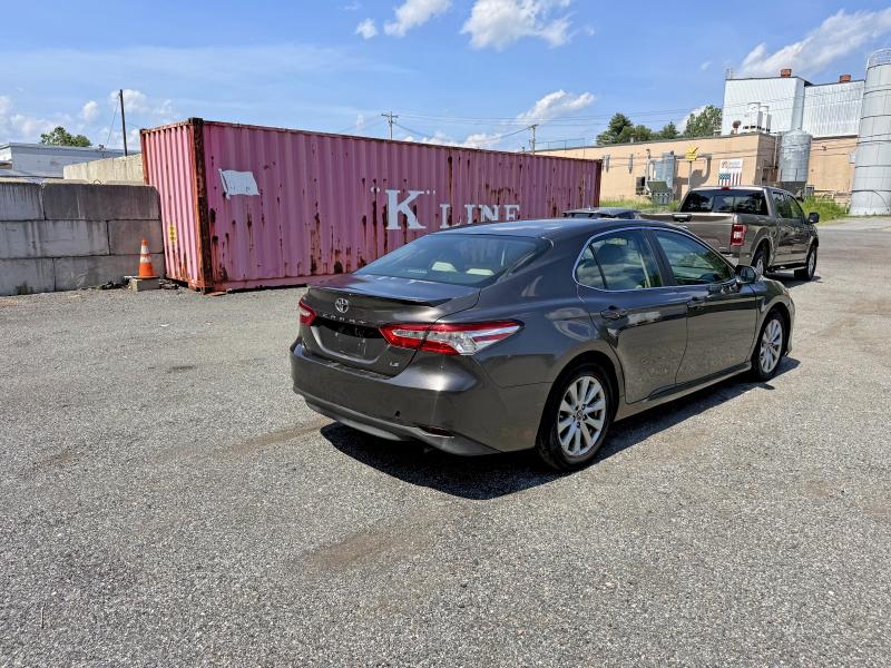 2018 Toyota Camry მანქანა იყიდება აუქციონზე, vin: 4T1B11HK9JU577102, აუქციონის ნომერი: 61214676