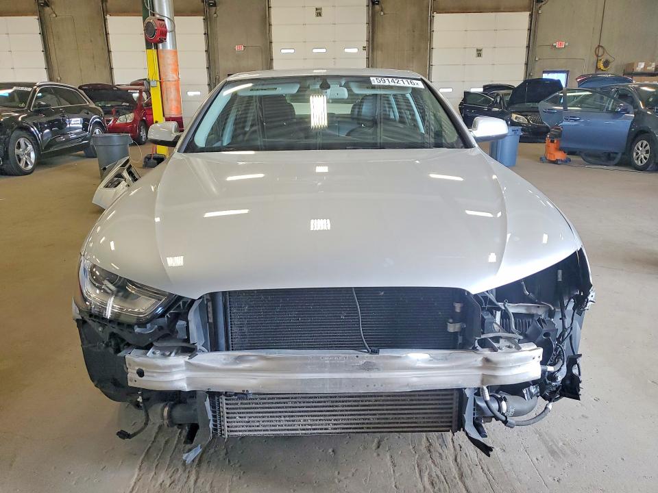 59142116 :رقم المزاد ، WAUFFAFL9EN006337 vin ، 2014 Audi A4 مزاد بيع