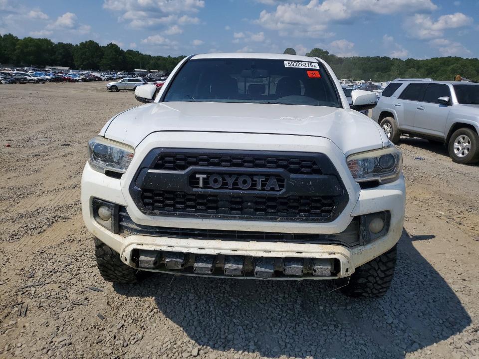 59326276 :رقم المزاد ، 5TFCZ5AN5HX065181 vin ، 2017 Toyota Tacoma مزاد بيع