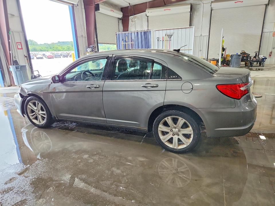 59911076 :رقم المزاد ، 1C3CCBAB4DN669210 vin ، 2013 Chrysler 200 مزاد بيع