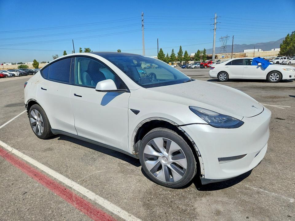 62913886 :رقم المزاد ، 7SAYGDEE4PA129350 vin ، 2023 Tesla Model Y مزاد بيع