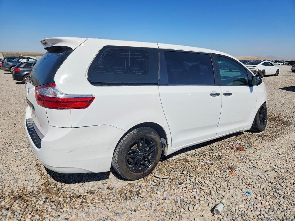 62540566 :رقم المزاد ، 5TDZZ3DC3HS864343 vin ، 2017 Toyota Sienna مزاد بيع