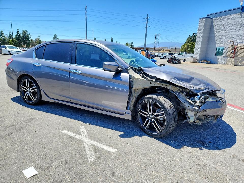 Продаж на аукціоні авто 2017 Honda Accord, vin: 1HGCR2F58HA073612, номер лоту: 59818396