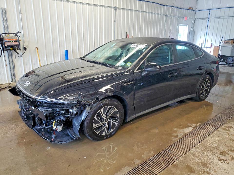 Auction sale of the 2026 Hyundai Sonata Hybrid, vin: KMHL24JJXTA169927, lot number: 62037636