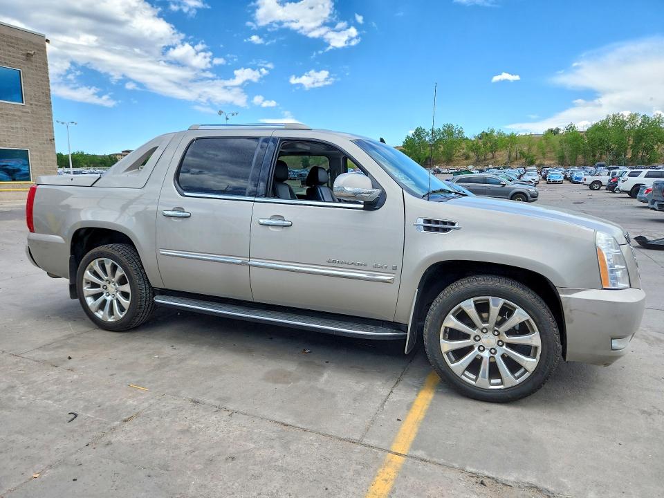 2009 Cadillac Escalade მანქანა იყიდება აუქციონზე, vin: 3GYFK22269G213696, აუქციონის ნომერი: 59817596