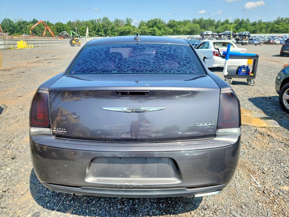 2015 Chrysler 300 მანქანა იყიდება აუქციონზე, vin: 2C3CCABG8FH872522, აუქციონის ნომერი: 61975406
