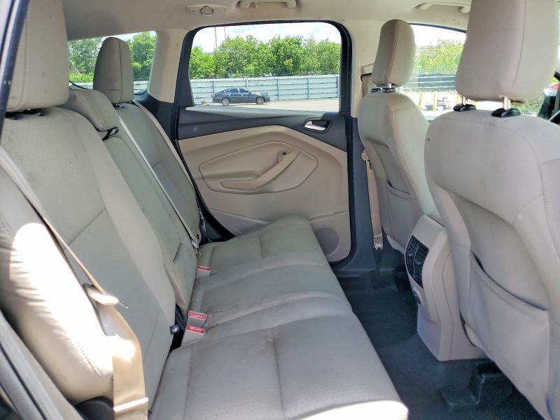 63041636 :رقم المزاد ، 1FMCU0GD4JUC61311 vin ، 2018 Ford Escape مزاد بيع
