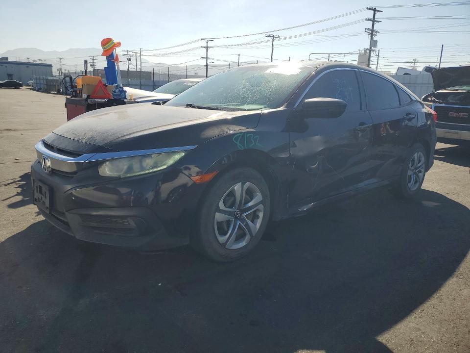 62720566 :رقم المزاد ، 2HGFC2F59JH560114 vin ، 2018 Honda Civic مزاد بيع