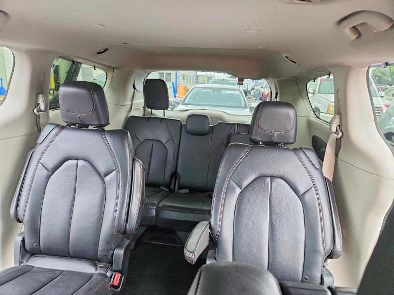 58130086 :رقم المزاد ، 2C4RC1EGXJR291821 vin ، 2018 Chrysler Pacifica مزاد بيع