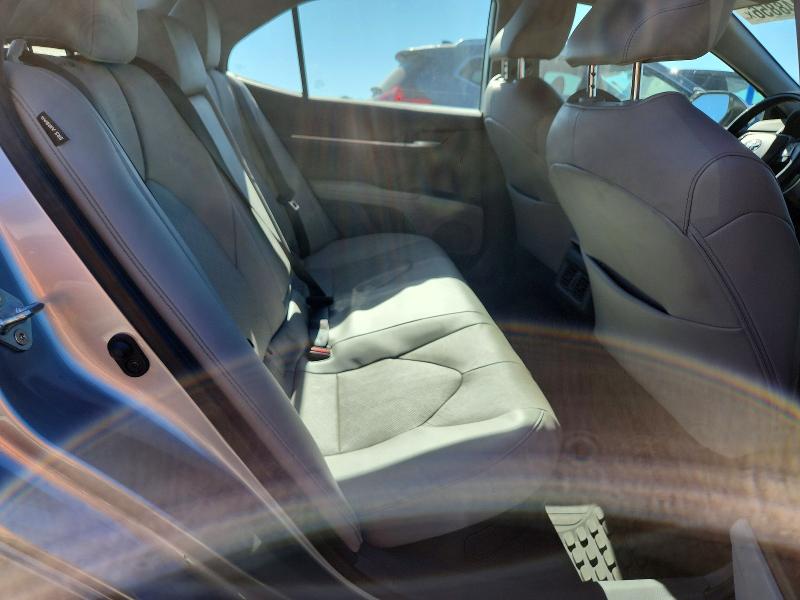 62348856 :رقم المزاد ، 4T1K31AK1MU556110 vin ، 2021 Toyota Camry مزاد بيع