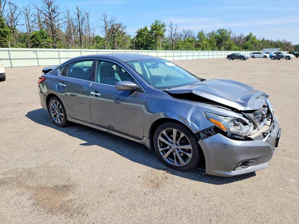 Продаж на аукціоні авто 2018 Nissan Altima, vin: 1N4AL3AP4JC145718, номер лоту: 61564026