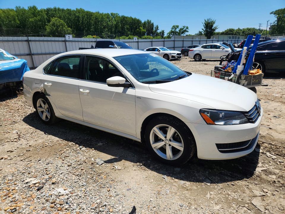 60182086 :رقم المزاد ، 1VWAT7A34EC023619 vin ، 2014 Volkswagen Passat مزاد بيع