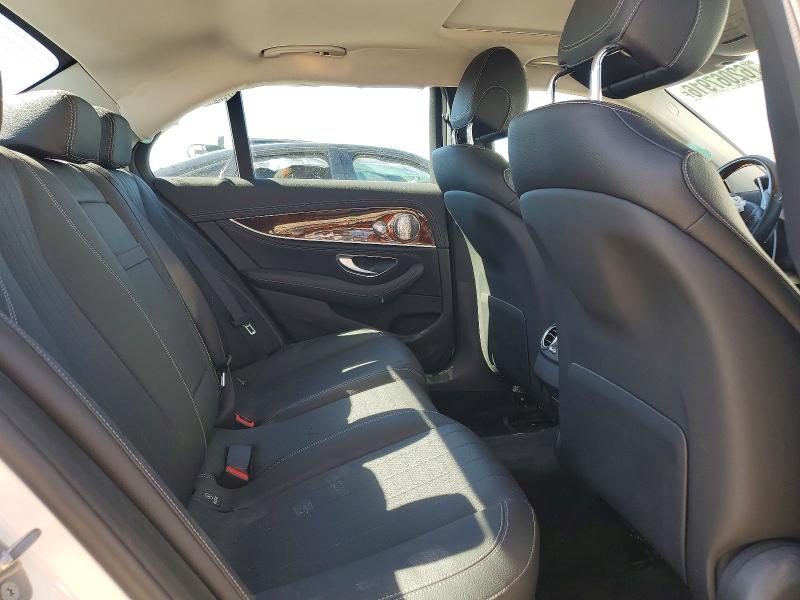 62067916 :رقم المزاد ، WDDZF4JB3JA342170 vin ، 2018 Mercedes-benz E مزاد بيع