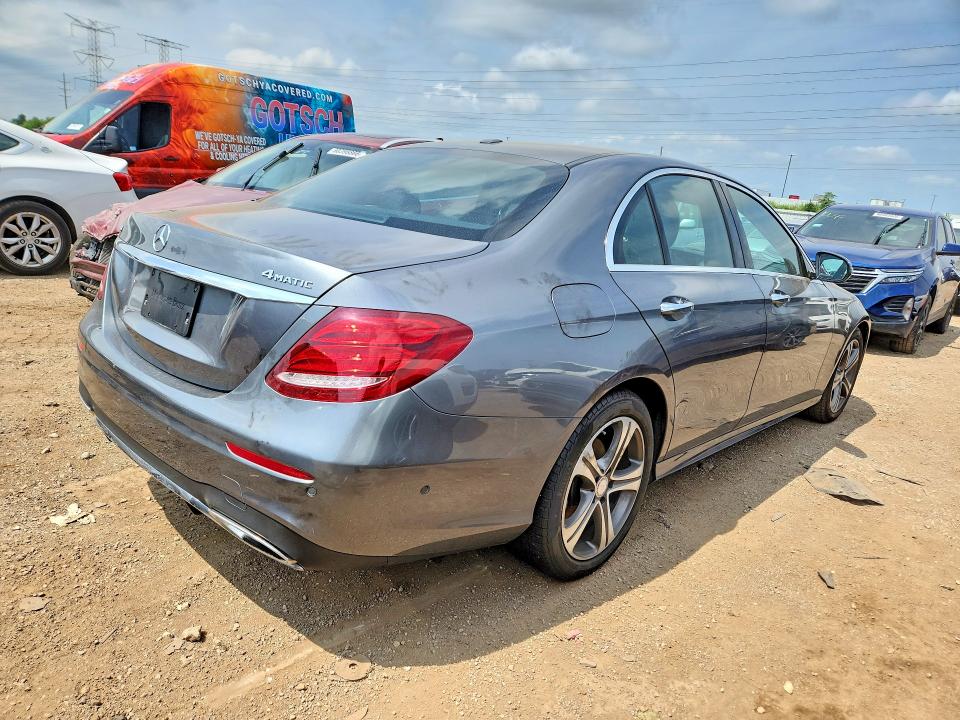 60661056 :رقم المزاد ، WDDZF4KB3HA161241 vin ، 2017 Mercedes-benz E مزاد بيع