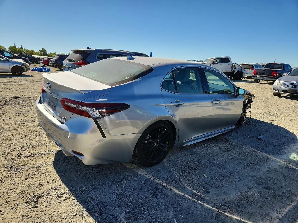 62348856 :رقم المزاد ، 4T1K31AK1MU556110 vin ، 2021 Toyota Camry مزاد بيع