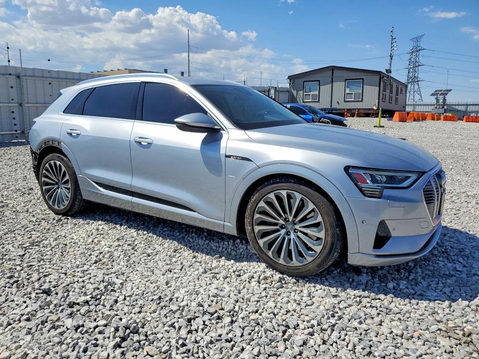 Продаж на аукціоні авто 2019 Audi E-tron, vin: WA1VAAGE4KB020182, номер лоту: 62319226