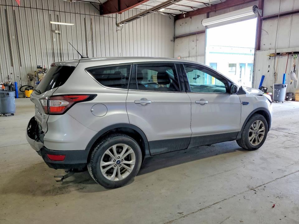 60787936 :رقم المزاد ، 1FMCU9GD6HUA84940 vin ، 2017 Ford Escape مزاد بيع