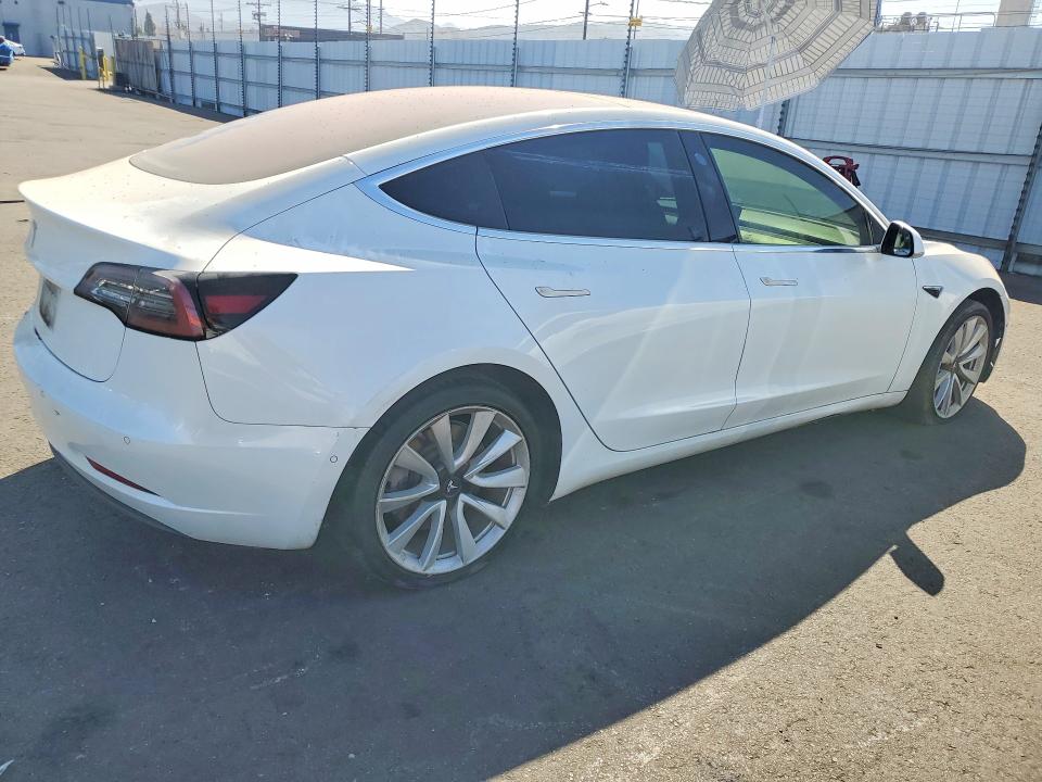 2018 Tesla Model 3 მანქანა იყიდება აუქციონზე, vin: 5YJ3E1EA7JF015829, აუქციონის ნომერი: 62498056