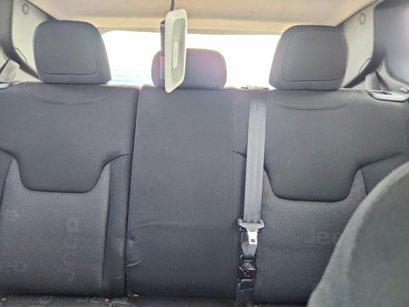 Продажа на аукционе авто 2015 Jeep Renegade, vin: ZACCJBBT8FPC45841, номер лота: 61314496